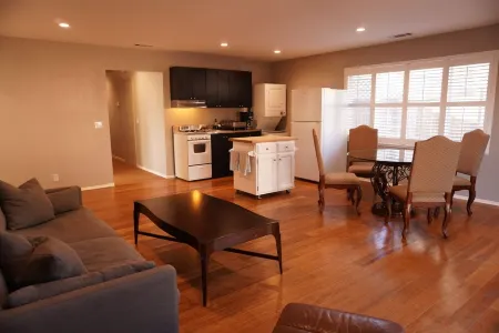 Spacious one bedroom apt in the heart of wine country Отели рядом с достопримечательностью «Санта Йнез Вэлли»