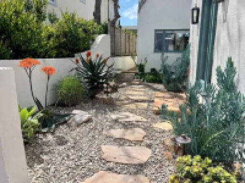 Spacious Spanish Family Home - Zoo, Old Town, Beaches, Downtown and Attractions Hotels in 