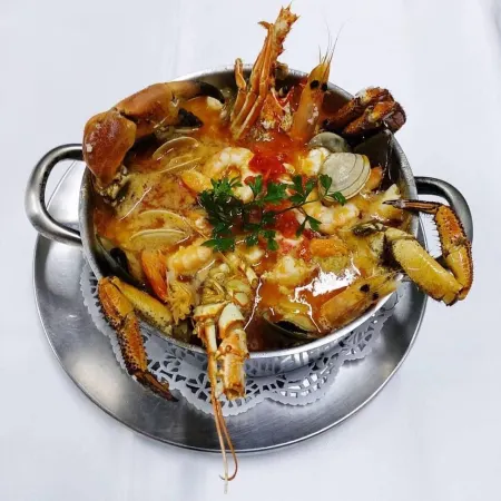 House with heated pool all year round