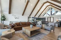 Panoramic Lake View W/ Indoor Pool, Hot tub, Gameroom & Firepit