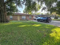 Five Full Appointed Bedroom House in Quiet Neighborhood