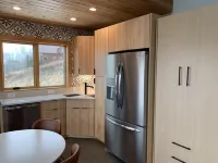Couples retreat with private hot tub, endless views, and hiking trails above you