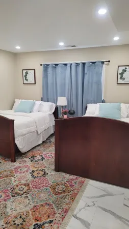 Luxury Suburban HideawayCome see why this is better than a hotel stay.