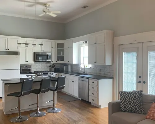 Historic 1904 Home w/Granite Kitchen, Fireplace, Treehouse! Near ATX/San Antonio Hotels in Kyle