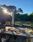 Les Volets Violets Hotels in Salles