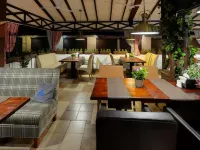 Chernomorye Hotel 圖阿普謝住宿飯店