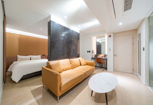 랑데뷰 호텔 대표 이미지