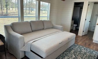 Cozy 102 Cabin 1 bdrm on Smith Lake Located beside Smith Lake Park Boat Ramp
