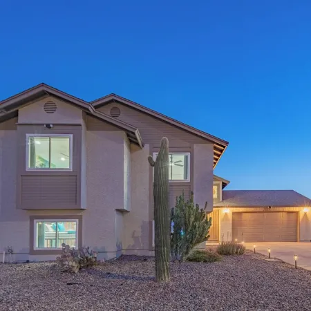 Luxe Oasis! Heated Pool, Spa, Theater, Game room, Sauna & Gym!