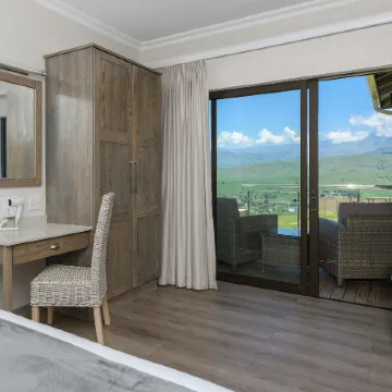 Cayley Mountain Resort