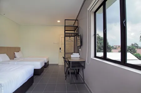 Homestay Ali Imran Отели в г. Денгкил