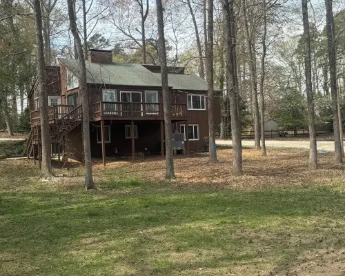 Treehouse Now Available! A 5-Bedroom, 2 Driveways, 1.2 Acres. 807 Brunson Drive Hotels in Albemarle