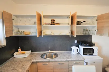 Apartments Jernej with Onsite Wellness Отели в г. Чатеж на Сави