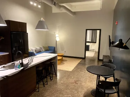 424-Apt. 406 Отели рядом с достопримечательностью «Храм познания»