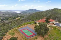 Slice of Heaven by AvantStay Breathtaking Views Hotel in zona Lake Skinner Recreation Area