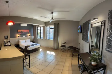 布拉瓦約N1酒店