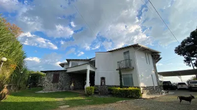 Castillo Del Toro Hotels near Iglesia del Sagrado Corazon