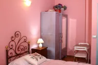 Duca's Guest House