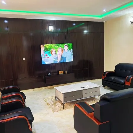 Ayinde Homes