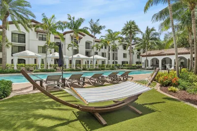 Kasa Hollywood Ft. Lauderdale Hotels near 7-Eleven