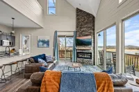 NEW Lake View Indoor Pool Sleeps 14 Hot Tub