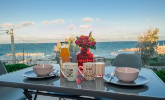 Beachfront Artemida Retreat - Peony Seabreeze Gem