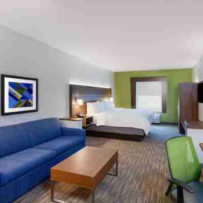 Holiday Inn Express & Suites Port Arthur Central-Mall Area Rooms