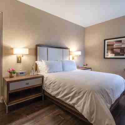 The Lord Nelson Hotel & Suites Rooms