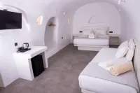 White Cave Villas Hotels in Finikia