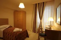 Palace Hotel Una Nuova Strada فنادق في Falerna