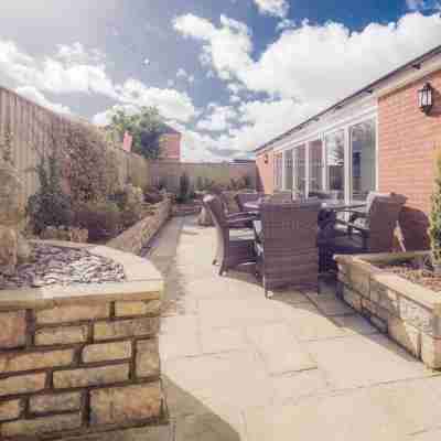 TLC Exmouth Bed and Breakfast Hotel Exterior