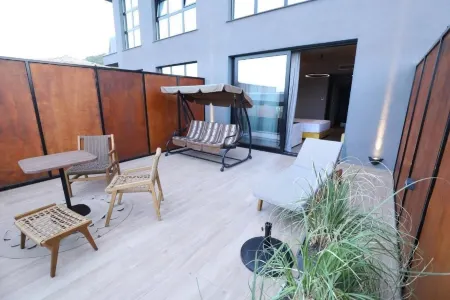 Toka Hotel Restaurant Отели в г. Поградец