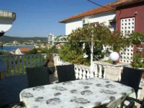 Apartment in Vinisce 100m from the Sea