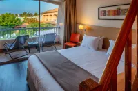 Noemys Toulon la Valette - Hotel Restaurant Avec Piscine Hotels in Sollies-Toucas