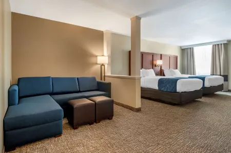 Comfort Suites Daytona Beach-Speedway Отели в г. Дейтона-Бич