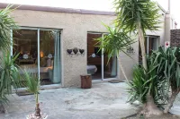 Potties Guesthouse Hotels in 