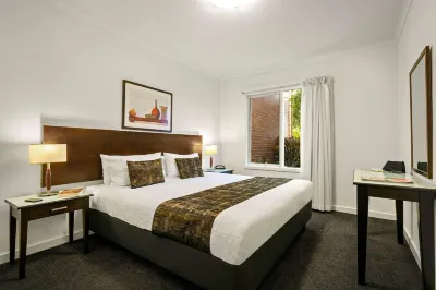 Comfort Apartments Royal Gardens Hotels in Carlton