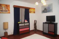 Villa Mahefa - WiFi Fibre - Parking & Jardin - Netflix - Hôtel Proche RN1, RN4, RN7 - 2-Star