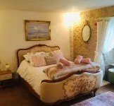 2 Rue des Sources Fraiches Hotels in Massignac