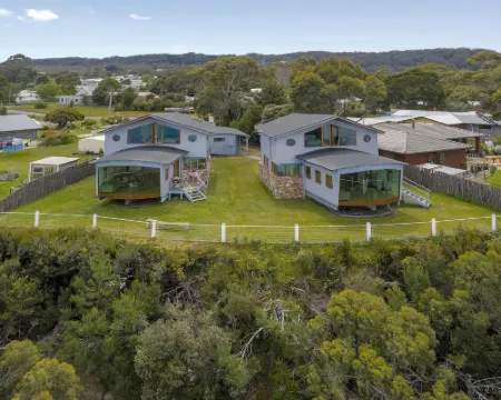 Wheelhouse Apartments Hotels in Strahan