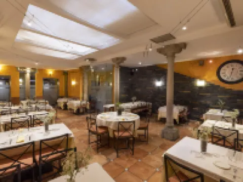 Hostal Restaurante Puerta del Alcázar Hotels in Avila