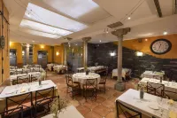 Hostal Restaurante Puerta del Alcázar Hotels in Avila