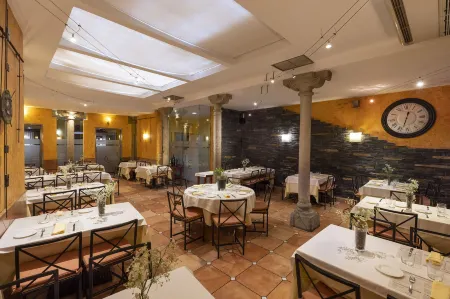 Hostal Restaurante Puerta del Alcázar