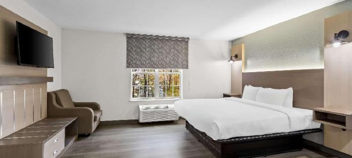 MainStay Suites Columbia Harbison Hotels in Richland County