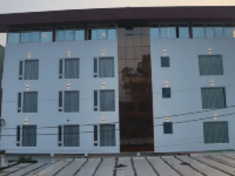 Green Hotel - Behind Parmarth Niketan Hotels in Rishikesh