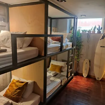Caruma Surf Hostel Отели рядом с достопримечательностью «Городской парк»