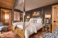 Gothic Eves Inn and Spa Bed and Breakfast Hotels in Lansing