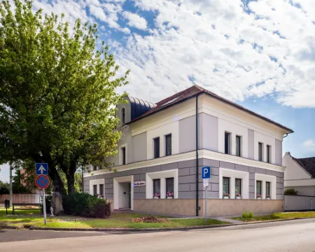 Corso Lux Apartman Hotels in Gyula