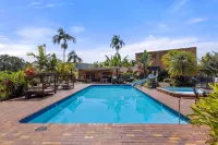 Sanctuary Resort Motor Inn - Pool