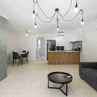 Unit 24-24 Hamilton Ave Surfers Paradise Rooms